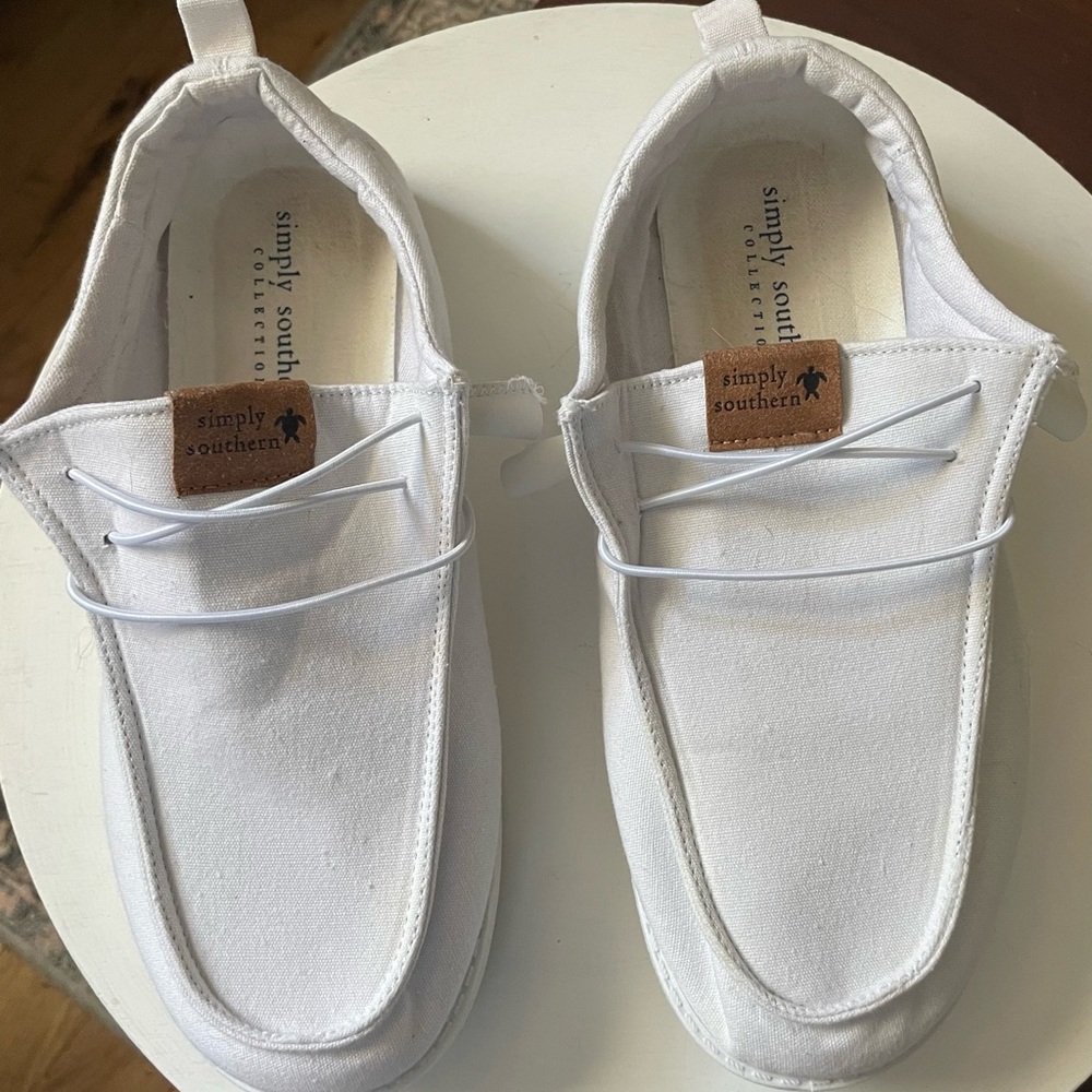 Simply Southern casual shoes size 8